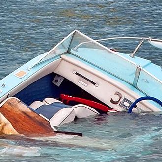 Tips to help you avoid common boating accidents.