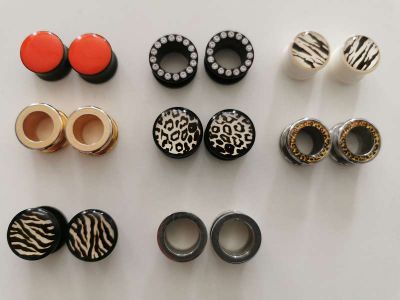 With the best ear stretching kits and a custom-designed size chart, you can make your fashion more stylish. Discover a carefully selected selection of high-quality gauge plugs and silicone tunnels that are designed to enhance and accentuate all the parts of your body. https://www.stretchitbodyjewellery.co.uk/collections/tunnels