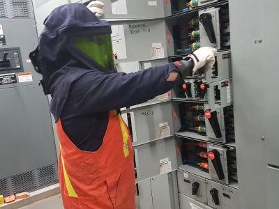 Pipe marking compliance tools are designed to help companies label and identify pipes in accordance with safety standards. Proper pipe marking ensures that workers can quickly identify the contents and potential hazards of each pipe. These tools help ensure regulatory compliance and enhance workplace safety. https://www.creativesafetysupply.com/arc-flash/